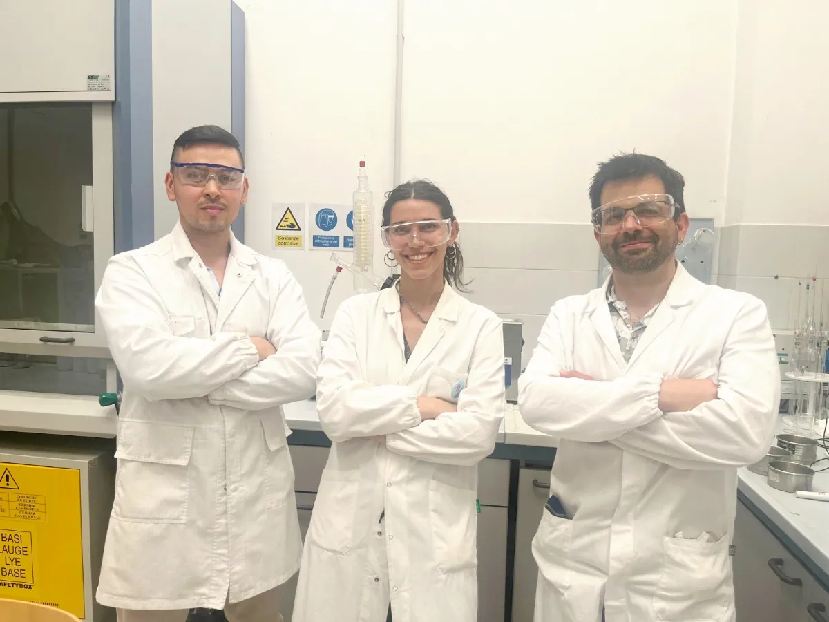 L’équipe d’Alkaline Technologies au laboratoire